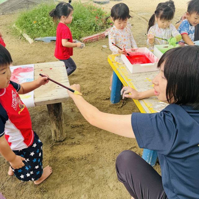 ボディペインティング② 　～2歳児　クマ組～