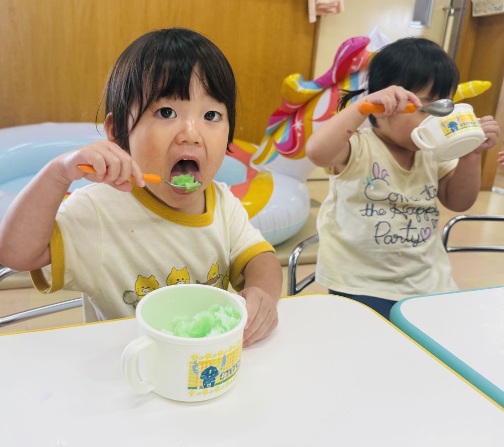 かき氷が大好きなHくん♡
おかわりたくさんしちゃいました😆
おかわりをする度に、味を変え、
色々な味を堪能してました~🍧