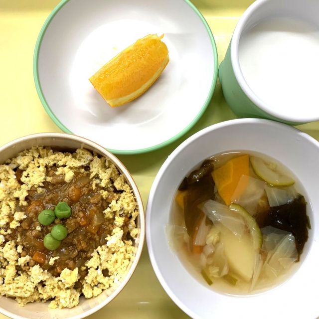 ＊　今日の献立　（あいはうす・すいみい保育園）　＊