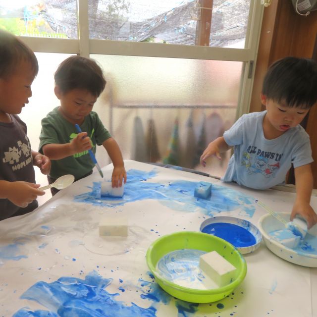 ＊　1歳児　絵の具　＊