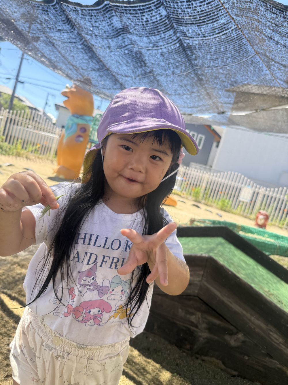 「Tも、つかまえれたー！」

嬉しそうに捕まえたバッタを見せてくれました☺️

まだまだ虫探しは続きます🍀
