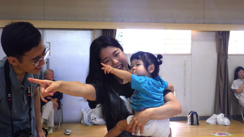 ♪あっかわだー！
指差しが決まったね！
お母さんと一緒でうれしいMちゃん
