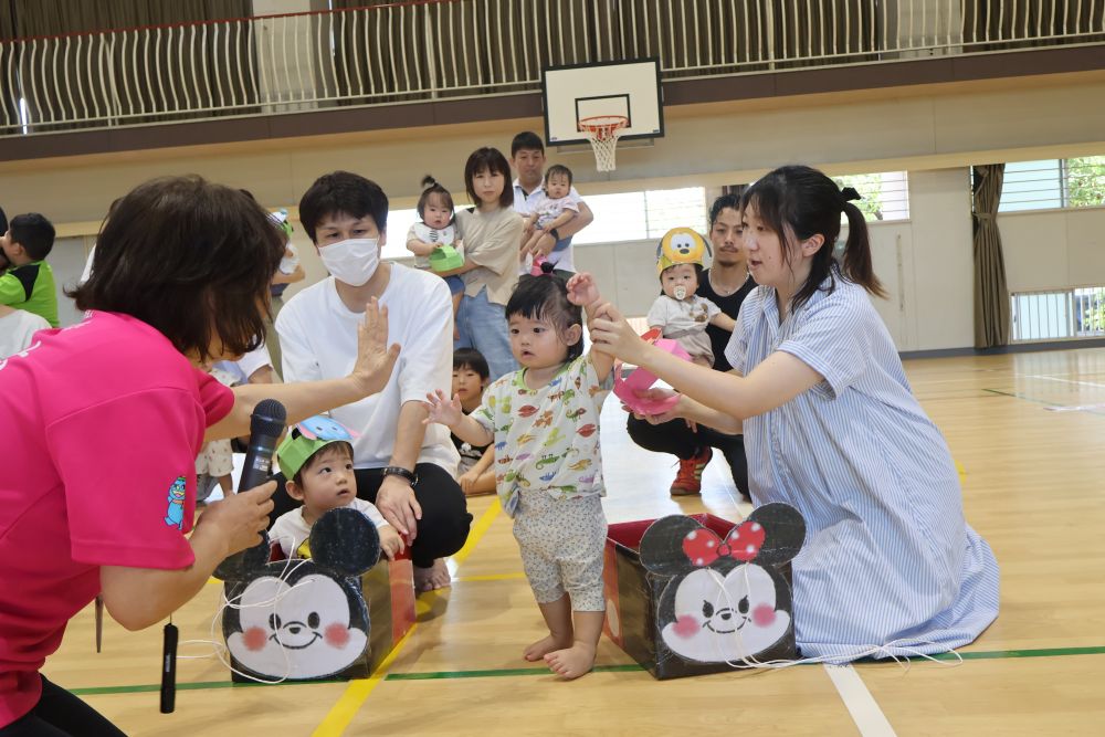 自分の名前を呼んでもらい
笑顔で応える姿は可愛いですね☻