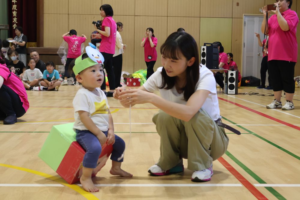 最後はお家の方とゴール!
歩いたり、ひらひらトンネルを通ったり、
引っぱったり…
ひとりで出来ることが増えました。