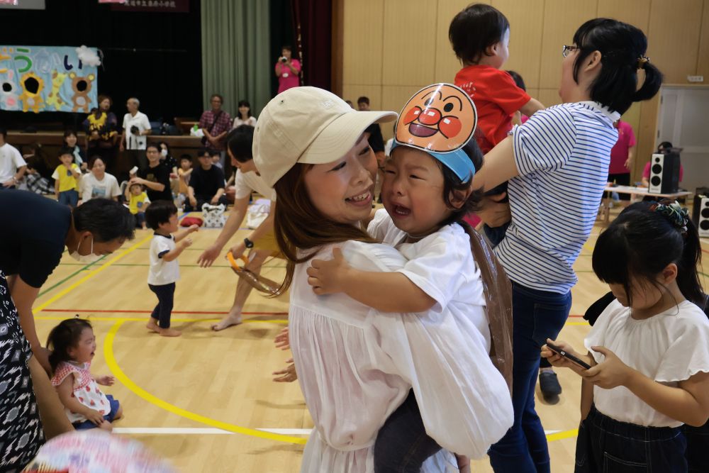 「よーいどん！」の合図で、おばあちゃんと手を繋いで
大好きなお母さんのもとへ走り出すI君

お母さんにぎゅーと抱きしめてもらえて一安心♡
