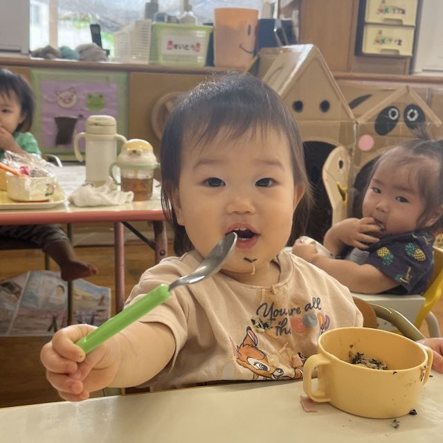 ＊　給食時間の様子　（あいはうす）　＊