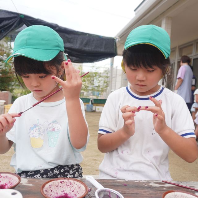 ＊　５歳児　色水ネイル　＊