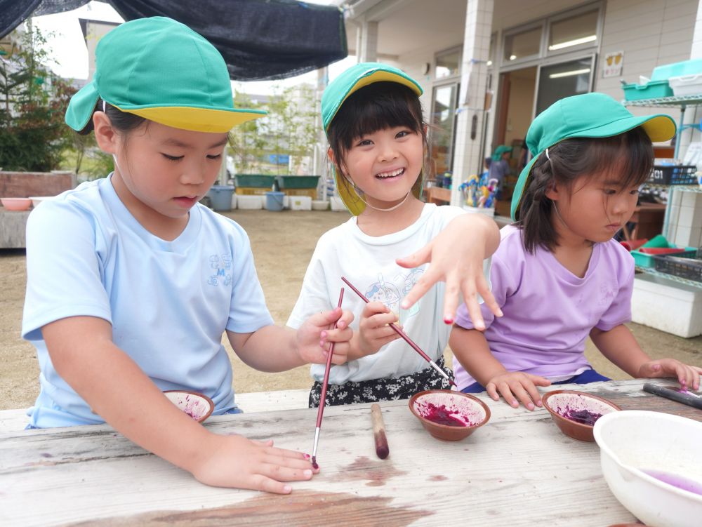 「色がついたー♡」
「かわいい♡」
やることがさすが女の子ですね♡