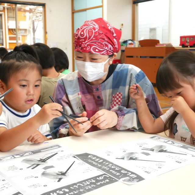 ＊　3歳児　箸を使って　＊