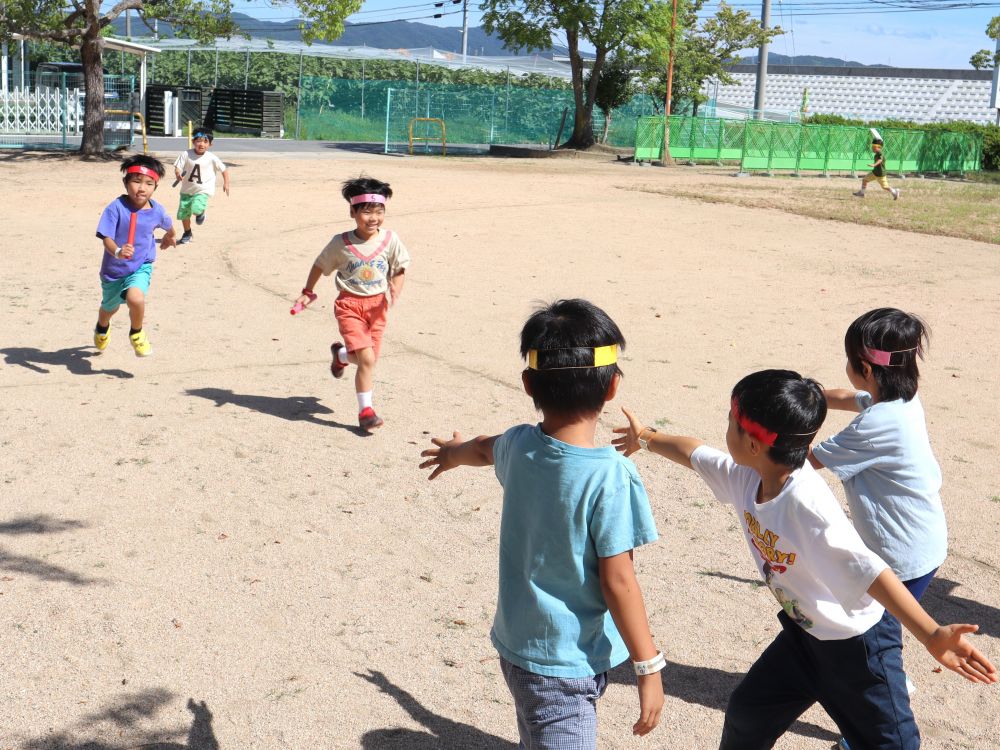 自分の仲間に向かって全速力!
仲間の顔が見えると安心したのか…いい顔してますね♡