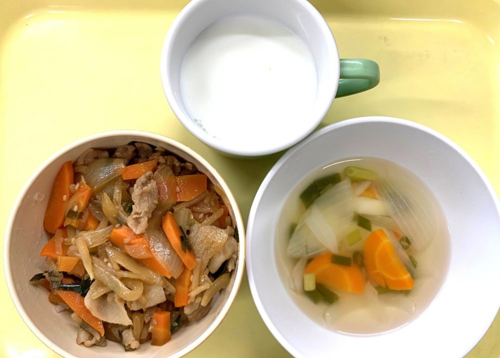 スタミナ丼

じゃがいものスープ

牛乳