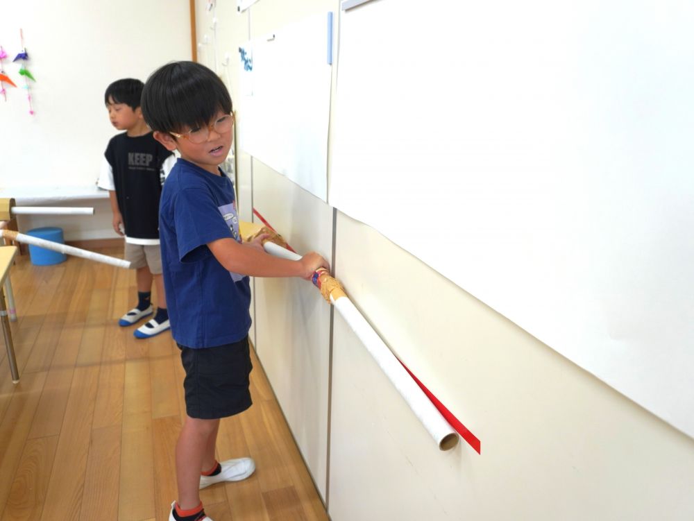 ただ作れば良いだけじゃない!
長さが決まってるんです!
赤い線を越えないように合わせながら作っていきます!