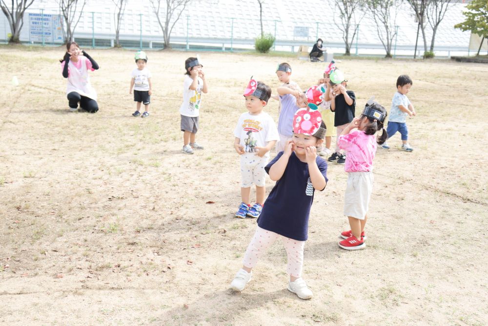 運動会のカワイイ枠クマ組さん
本番はたくさんの人の前でどこまでのパフォーマンスを見せられるか・・・?
元気で楽しく踊ってくれたらそれだけで十分です♡