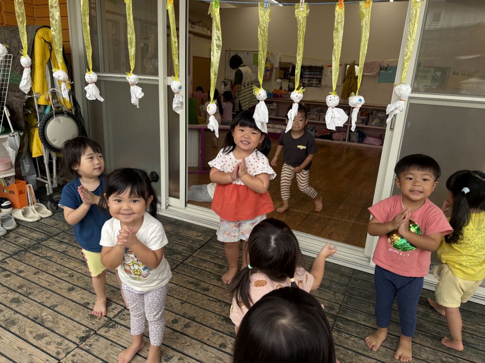 「うんどうかいのひは、
おひさまでてきてね🙏🏻☀️」
願いを込めました☺️