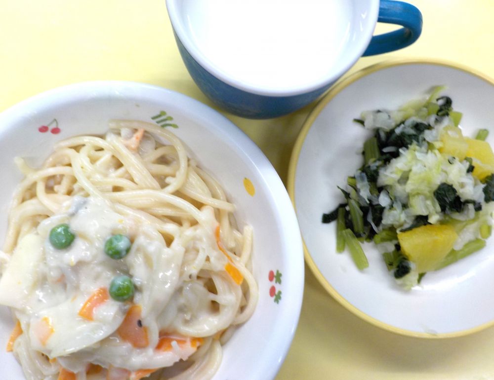 きのこのクリームスパゲティ

キャベパイサラダ

牛乳