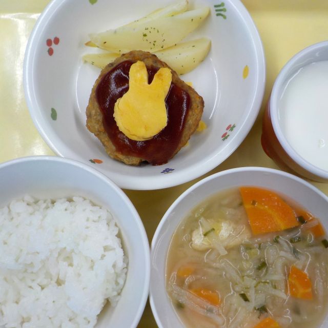 ＊　今日の献立（行事食：お月見）　＊