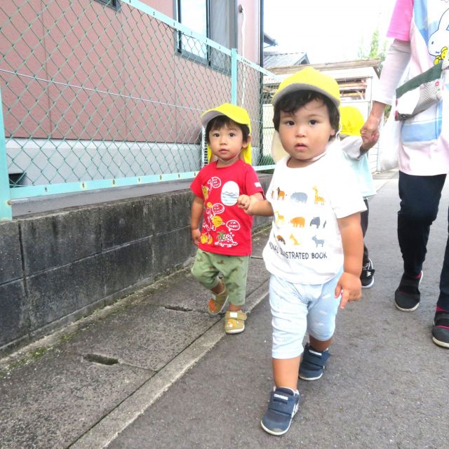 ＊　１歳児　散歩　＊