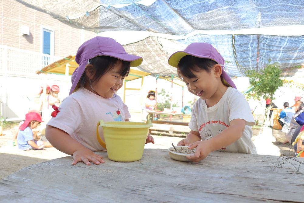 「Aちゃんおめでとう!」
とっても嬉しいけど、ちょっぴり照れくさい・・・♡
にこっと笑顔で「ありがと」