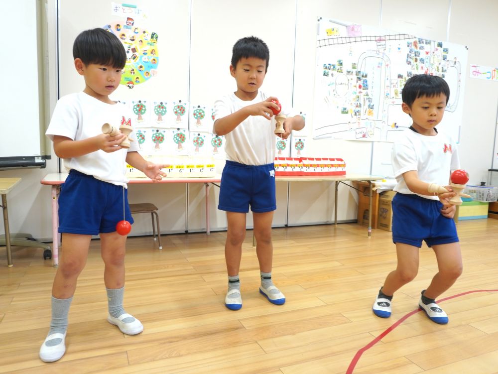 最初は大皿!
できたら中皿小皿に!のるかなー?!
いざ挑戦!!
