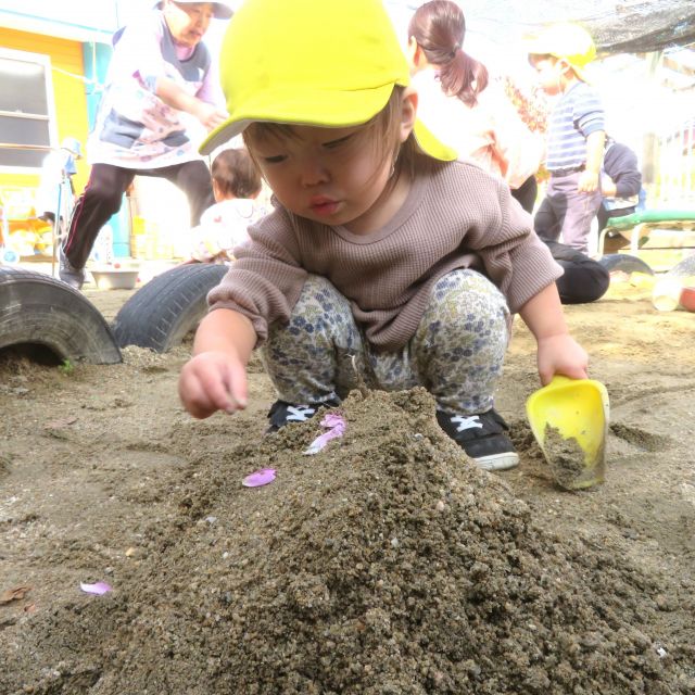 ＊　1歳児　園庭遊び　＊