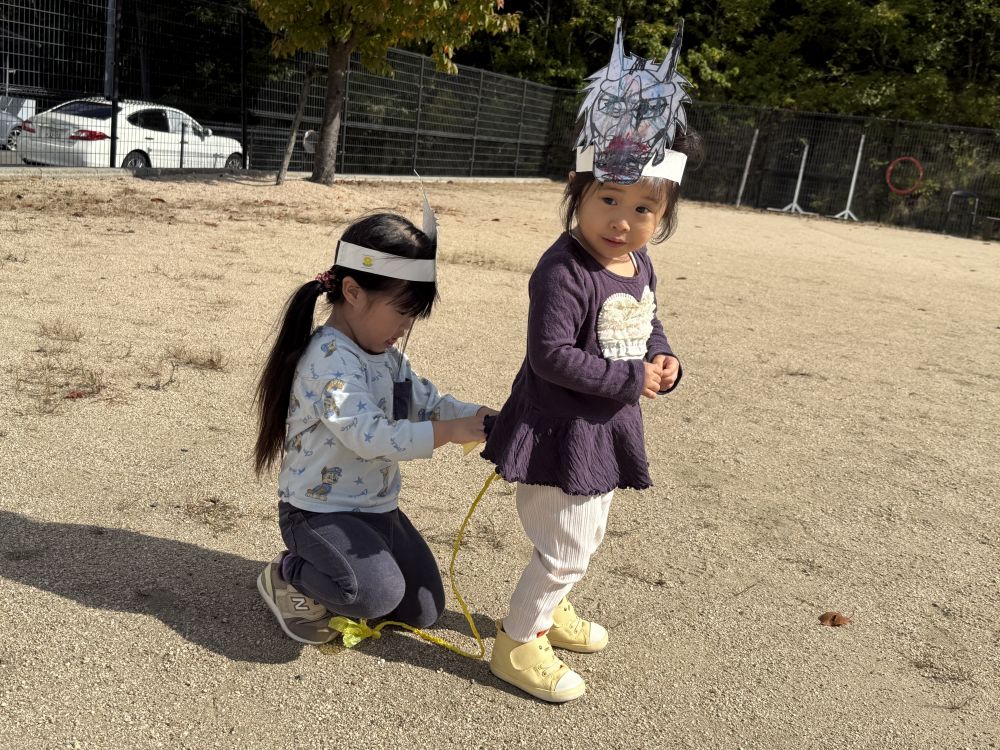 ｢しっぽつけてあげるね｣と、Tちゃん♫

友達同士でのこうゆうやり取りをみると、
ほんとにほっこりします♥️