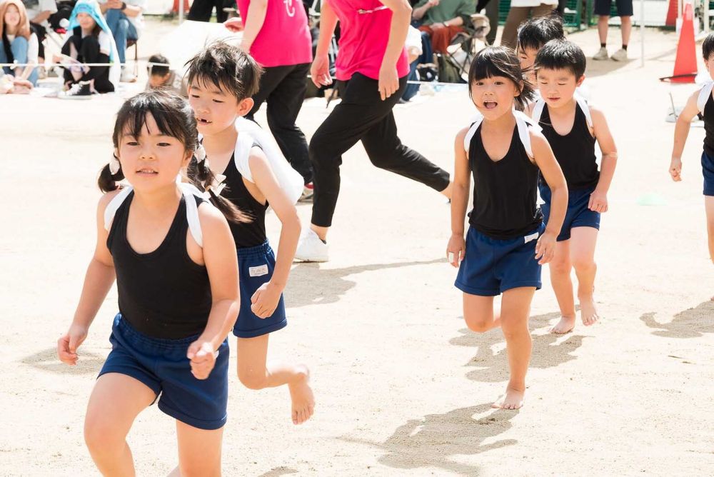 最後の締めくくりは　
歴代引き継がれている  『ソーラン節』

１年前は憧れていたけど
今年は憧れられる番！

「いくぞーー！」　「おーー！」
のかけ声とともに
たくましく入場！

