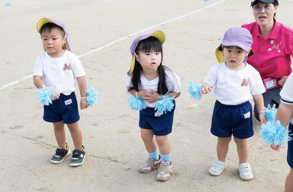 『はじまり』

最初の体操。
元気いっぱい音楽に合わせて体操したよ♫