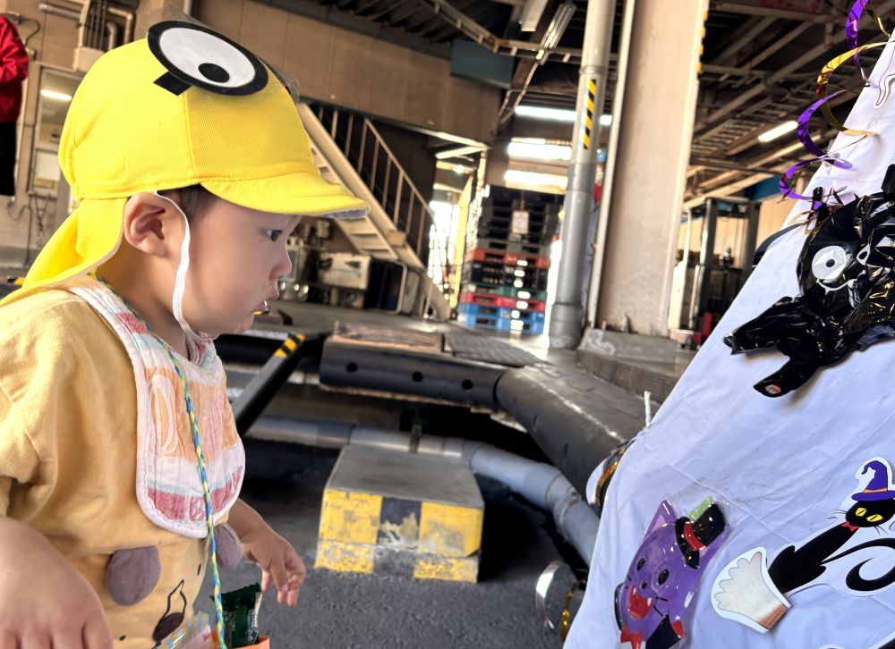 ハロウィンの飾りつけや仮装をして
迎えてくれる企業さんも♪