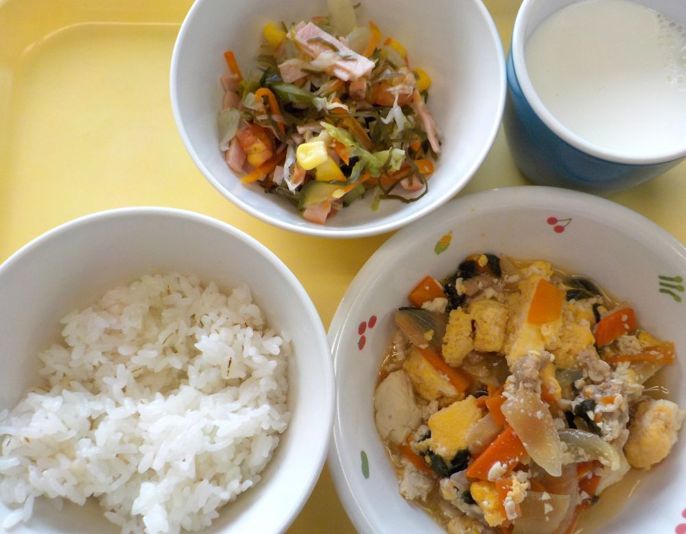 麦ご飯

豆腐チャンプルー

りっちゃんのサラダ

牛乳