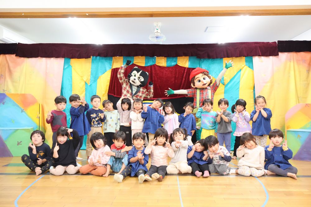 ちょっぴりビックリして涙が出たり・・・
可愛いピノキオや優しいおじいさんの登場に
ホッとしたりと様々な感情が揺れ動いていたリス組さんでした♡

お話にあったように・・・嘘をつくことはよくない事・・・
素直に生きる事が大切♡を胸に・・・
これからも元気に大きくなって欲しいですね
今年も素敵な時間をありがとうございました
また来年も待っています♡