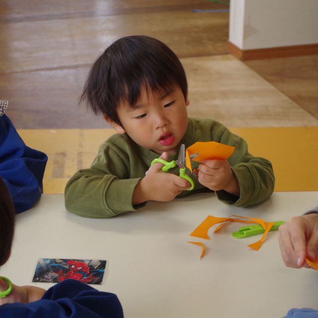 みのむし作り　＊３歳児＊