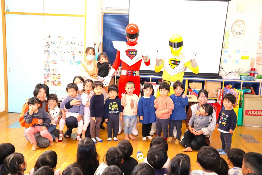 今日のエコレンジャーの環境教室で
子どもたちがゴミの分別や
リサイクルに興味を持って
物を大切に、環境を大切に思う
きっかけになってくれたらいいな♡