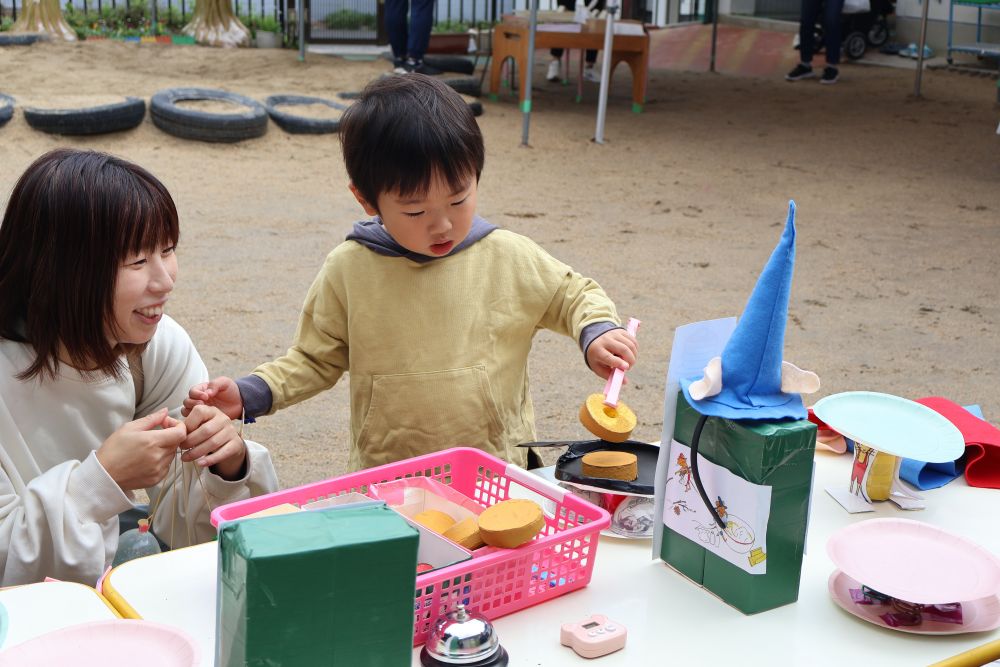 【ぐりぐらハンバーガー】
制限時間内に
ハンバーガーを高く積み上げます

倒れないように
ゆっくりと ・ ・ ・


