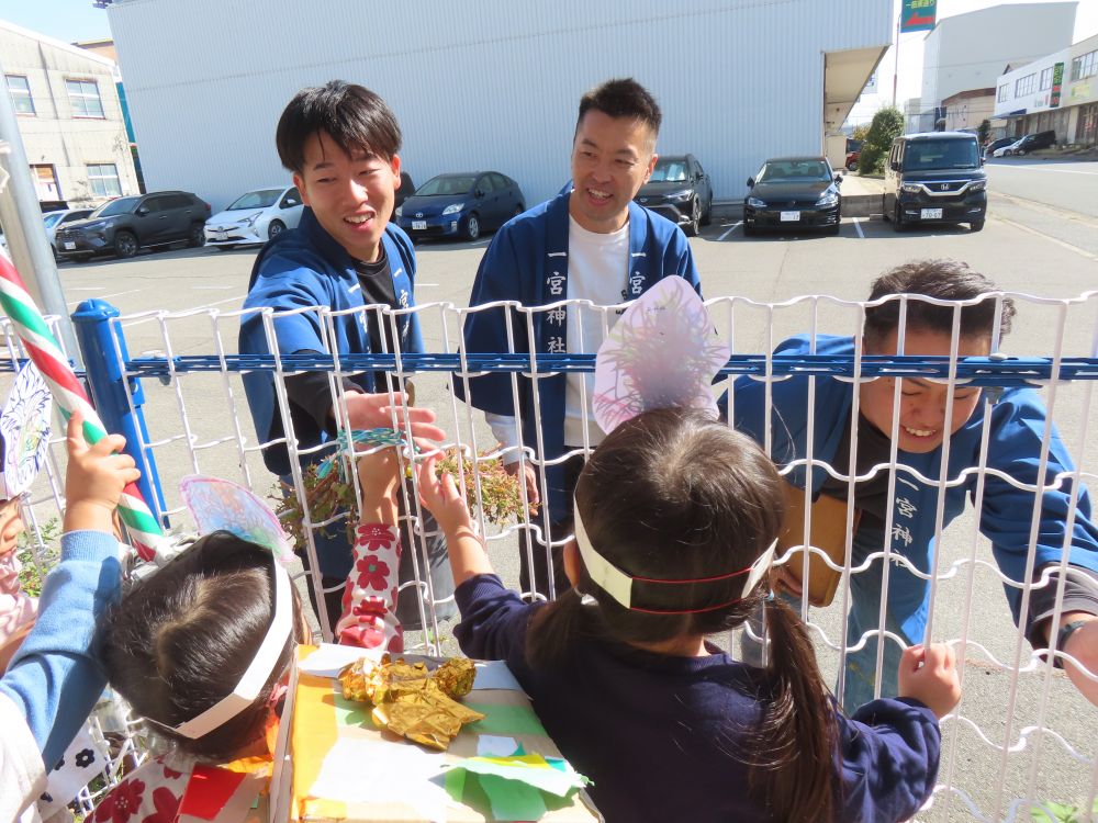賑やかな音を聞いて
一宮神社の方々が声をかけてくれました✨
「興味を持ってくれて嬉しいです😊」
