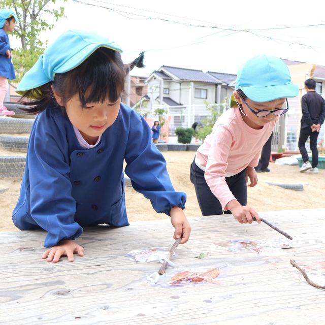 ＊　4歳児　秋の自然物を使って②　＊