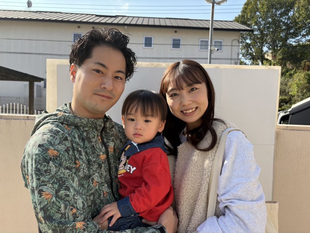 11月8日(土)にあいはうす秋まつりが行われました。

最初に家族写真・・・
仲良くみんなで「ハイポーズ♡」