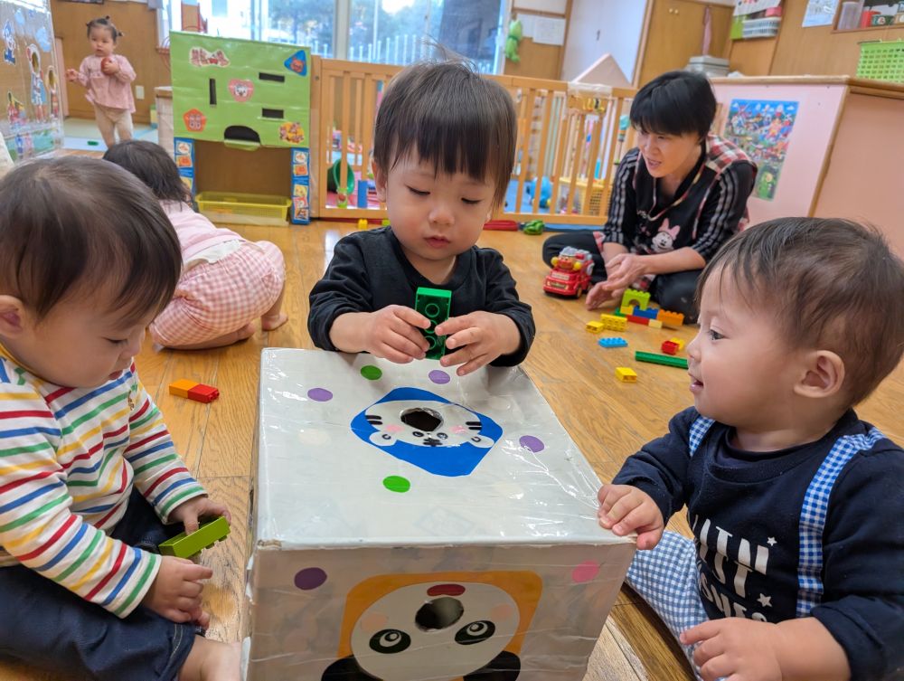 この日は、ブロックもぽっとんあそびに変身して、遊び込んでいましたよ★