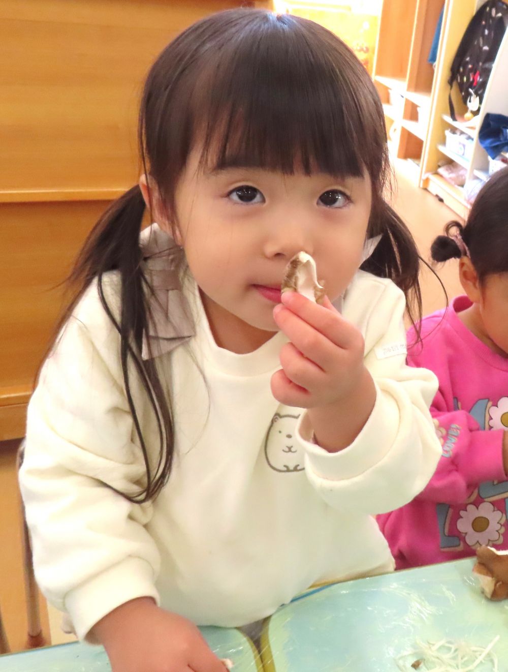 「どんな においが するのかな？！」