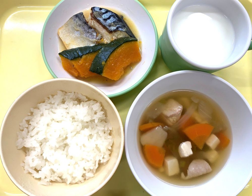 麦ご飯

さばのみそ煮

蒸しかぼちゃ

けんちん汁

牛乳