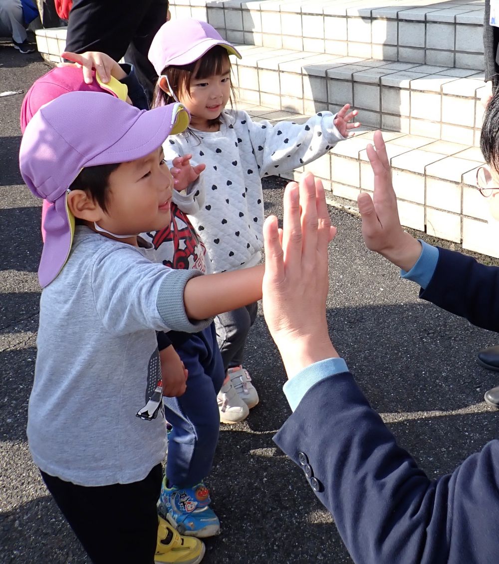 「おしごと、がんばってね💗」のハイタッチ✋

「元気が出るよ✨」と言ってもらえたよ😊