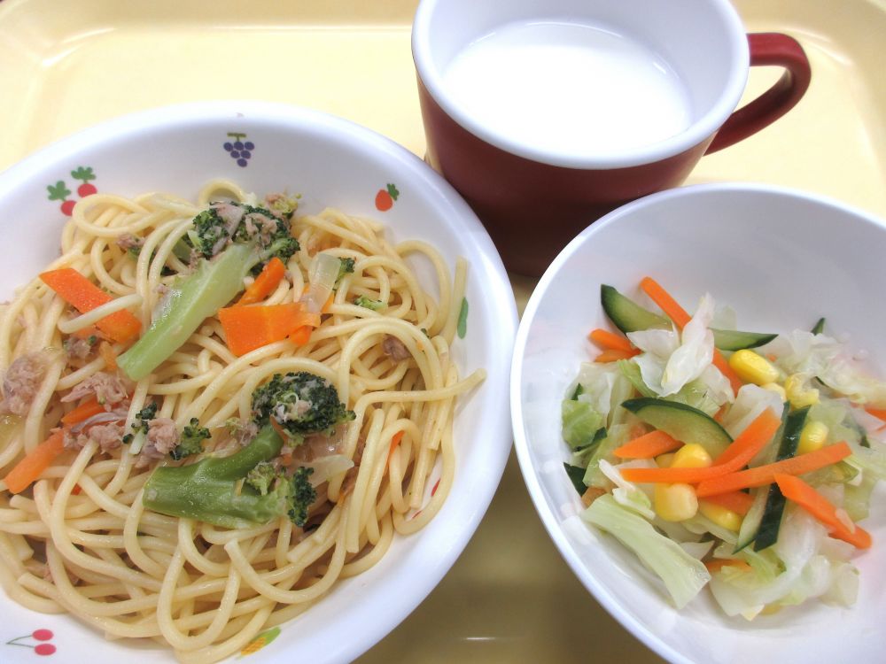 和風スパゲティ

コーンサラダ

牛乳