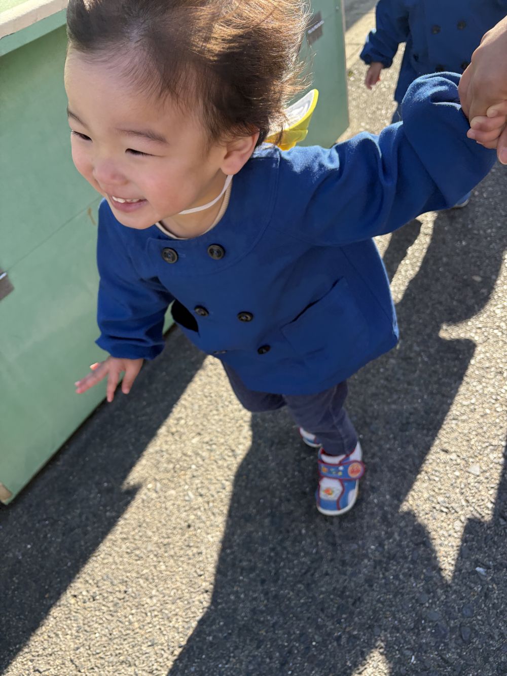 風がふくと「わー！！」と嬉しそうに歩いていましたよ😊

お散歩楽しかったね！