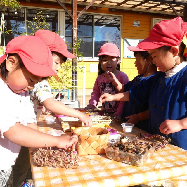 ＊　3歳児　クリスマスリース作り　＊