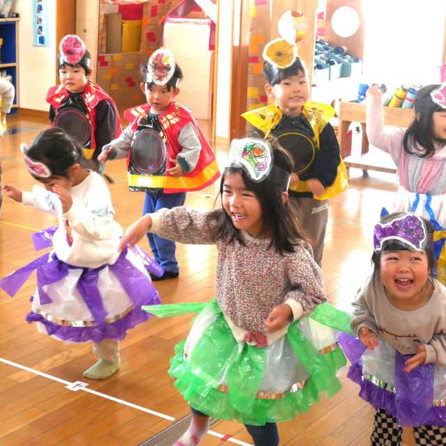 ＊　３歳児　踊るの大好き　＊