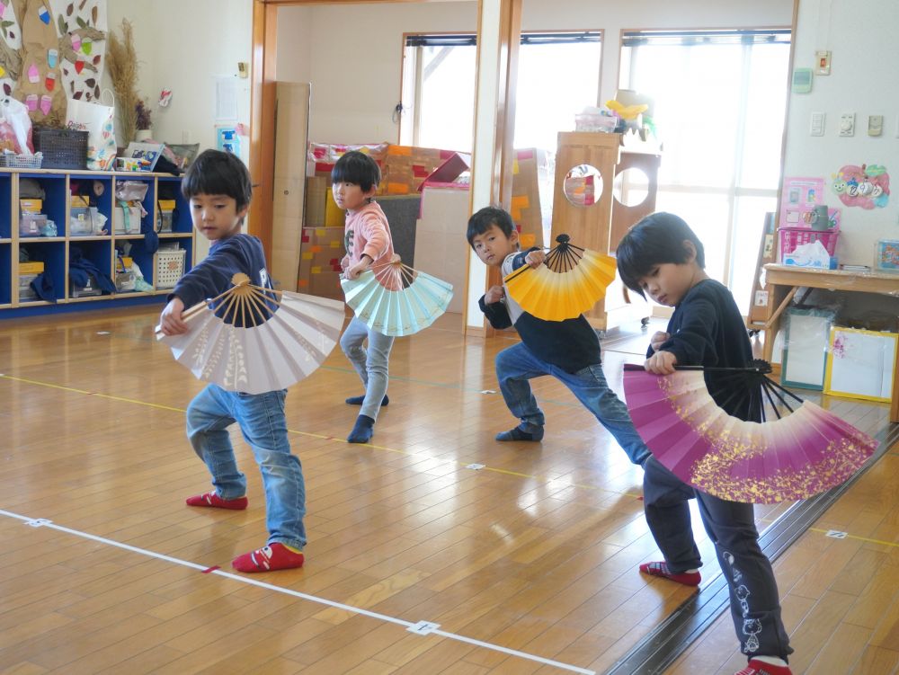 曲の中でも一番かっこいいところ！！
曲と動きとみんなの心を合わせてそろえます♡