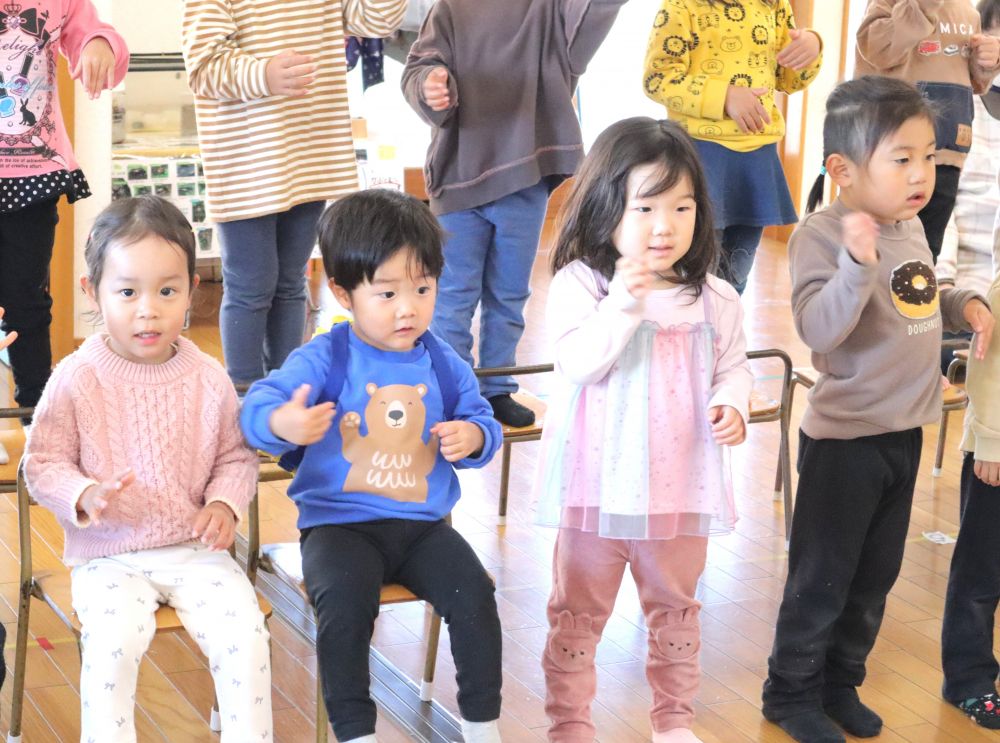 歌うの大好き！！友達と歌うと楽しい！！
みんなの可愛い歌声が届きますように・・・♡