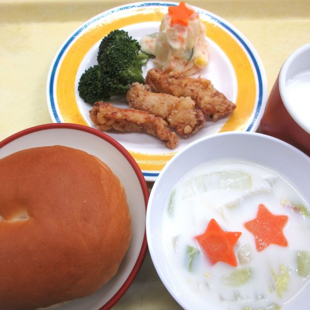 ＊　今日の献立　(行事食  クリスマス)＊