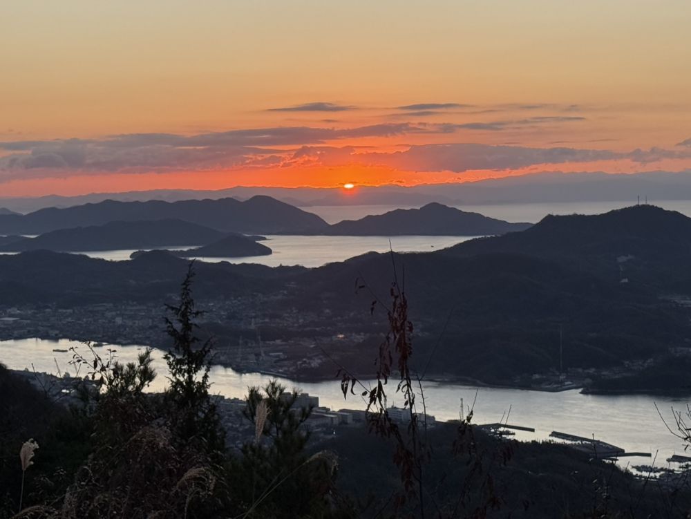 ＊　明けましておめでとうございます　＊

2026年‥　午年
子どもたちの生活、遊びが充実できるよう、楽しく毎日が過ごせるよう職員一同努めていきます
感謝の気持ちを忘れず、楽しく駆け抜けます♡

本年も宜しくお願いします。