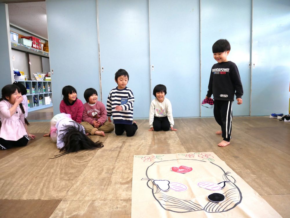 「あれ？(笑)」
なかなか思うようには置けず
完成を見て大爆笑♡

