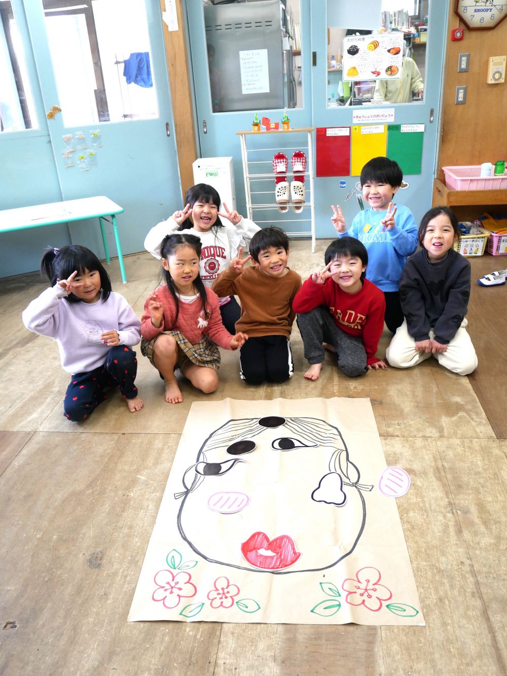 Bチームの福笑い♡

たくさん笑ってたくさん遊んだみんな♡
まだまだお正月あそびにも触れながら
残り３カ月…楽しい思い出作るぞ♪